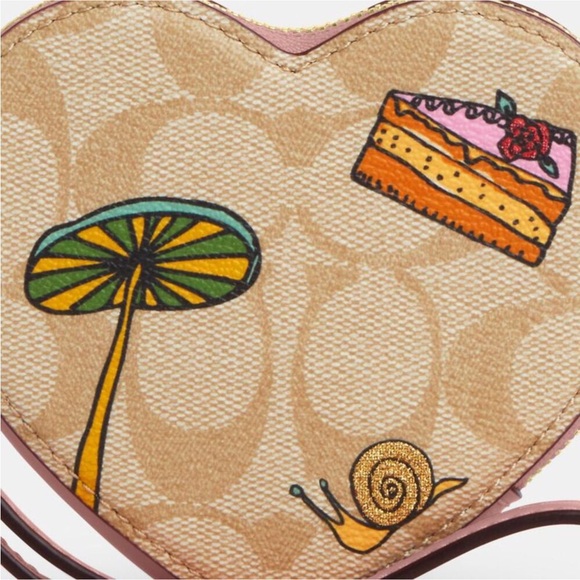 NWT Coach  Heart Coin Case In Signature Canvas - Picture 3 of 8